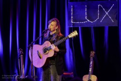 Fotografien vom Konzert mit Christina Lux, aufgenommen am 15.3.2026 im Pavillon der IG Kultur in Sindelfingen von Eberhard Weinmann