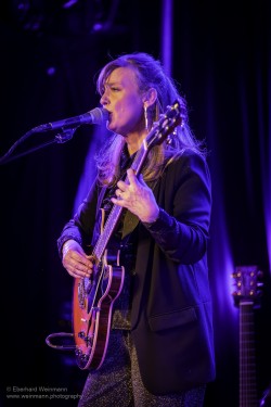 Fotografien vom Konzert mit Christina Lux, aufgenommen am 15.3.2026 im Pavillon der IG Kultur in Sindelfingen von Eberhard Weinmann