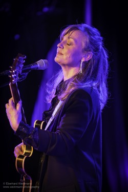 Fotografien vom Konzert mit Christina Lux, aufgenommen am 15.3.2026 im Pavillon der IG Kultur in Sindelfingen von Eberhard Weinmann