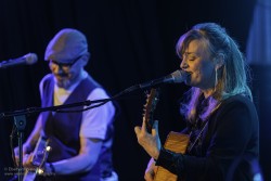 Fotografien vom Konzert mit Christina Lux, aufgenommen am 15.3.2026 im Pavillon der IG Kultur in Sindelfingen von Eberhard Weinmann