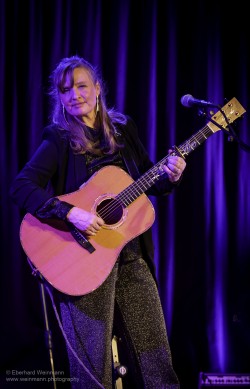 Fotografien vom Konzert mit Christina Lux, aufgenommen am 15.3.2026 im Pavillon der IG Kultur in Sindelfingen von Eberhard Weinmann