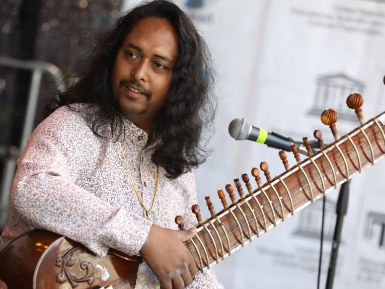 abischek_maharaj_sitar.png